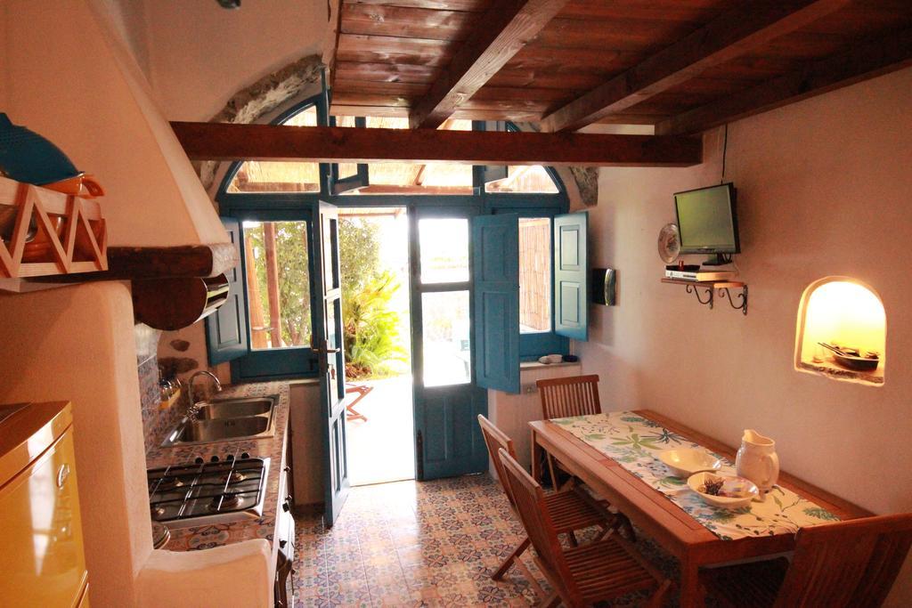 La Casa Di Via Lungomare Villa Santa Marina Salina Buitenkant foto