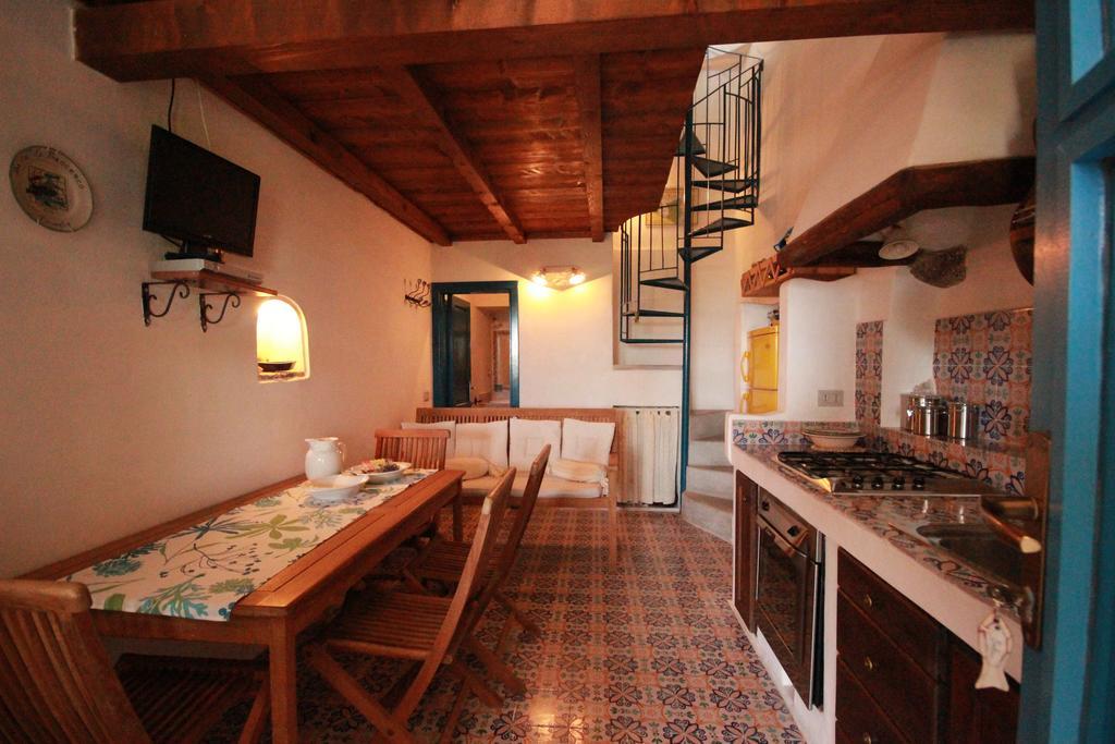 La Casa Di Via Lungomare Villa Santa Marina Salina Buitenkant foto